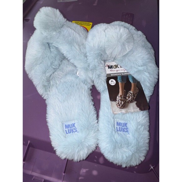 Musk Luks women’s powder blue, fuzzy slippers, size extra large 11 to 12 - Picture 2 of 7